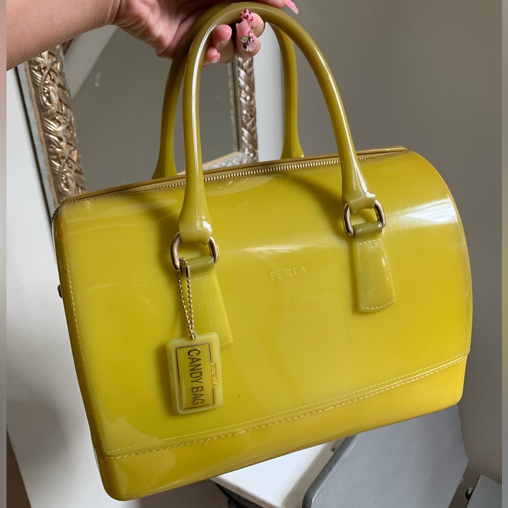 Furla candy hand bag🍋